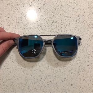 oakley latch alpha polarized